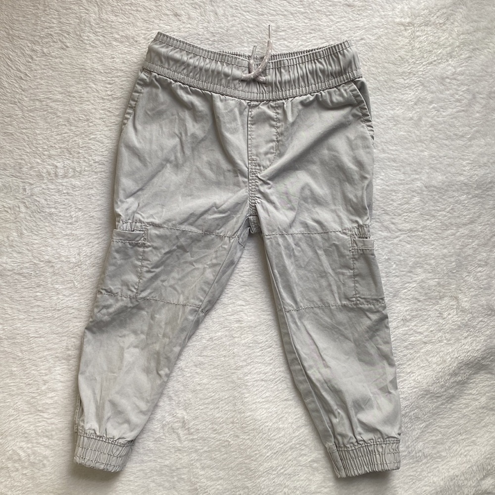 Gray outfit baby bundle (Carters & Old Navy) - Picture 7 of 10